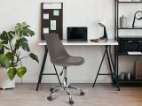 Praktyczne rozwiązania do pracy w domowym biurze: Meble i dodatki do inspirującego home office w Twoim domu